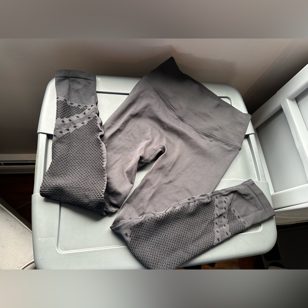 Victoria secret Seamless ankle legging 2019 with cut out design